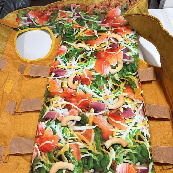 Adult Unisex Taco Costume One Size Fits all. Halloween Taco costume from Target - Picture 4 of 4